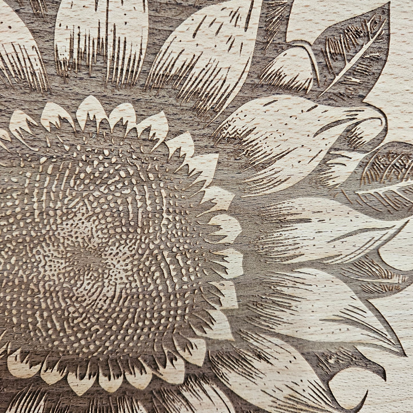 Beech Chopping Board - engraved Sunflower
