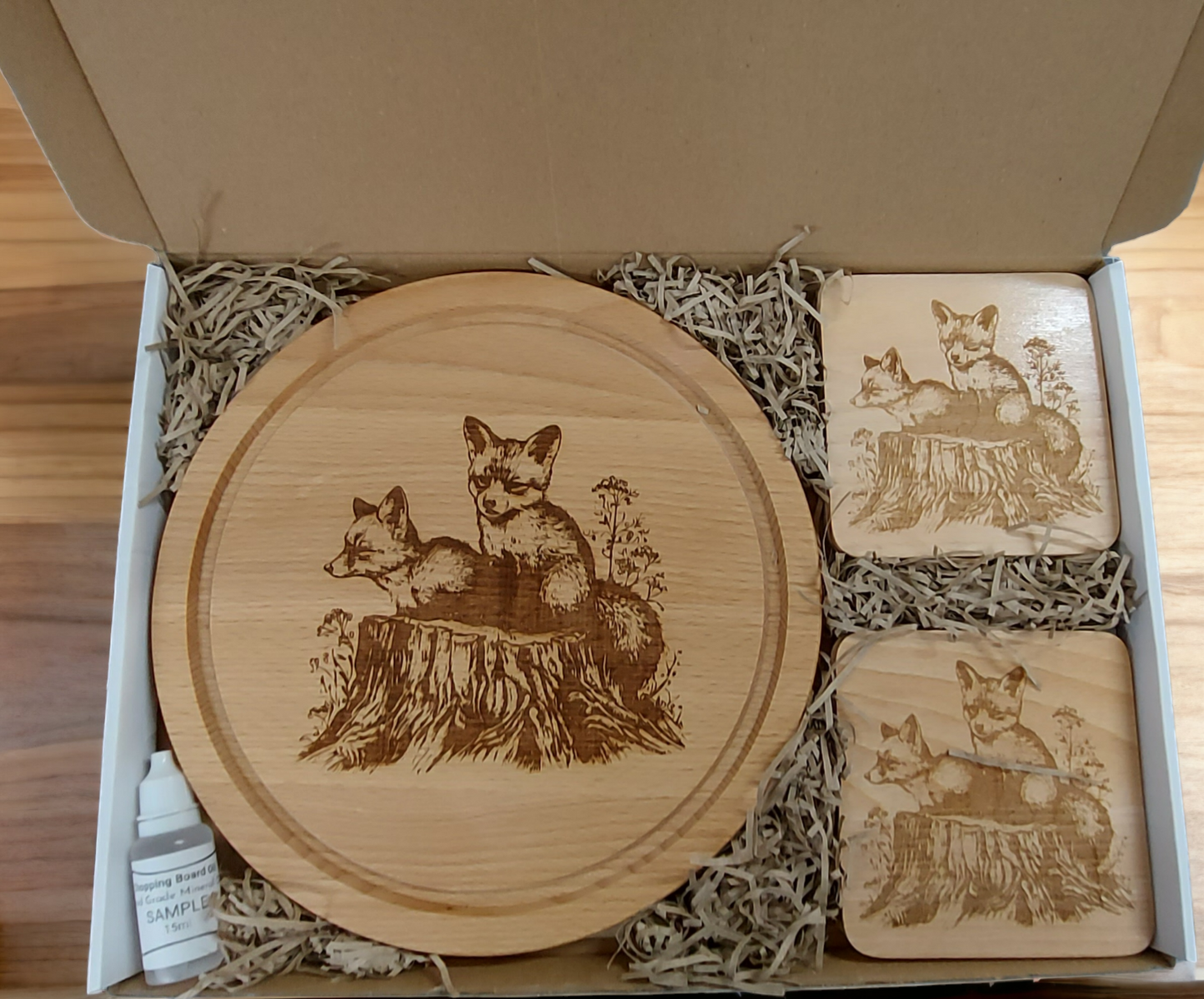 Beech Chopping Board & 4 Coasters Set - engraved Fox Cubs