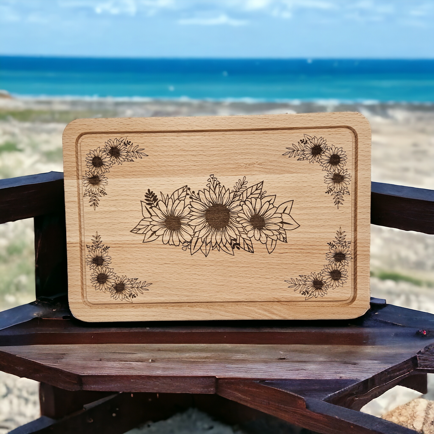 Beech Chopping Board Medium Rectangle - engraved Sunflowers