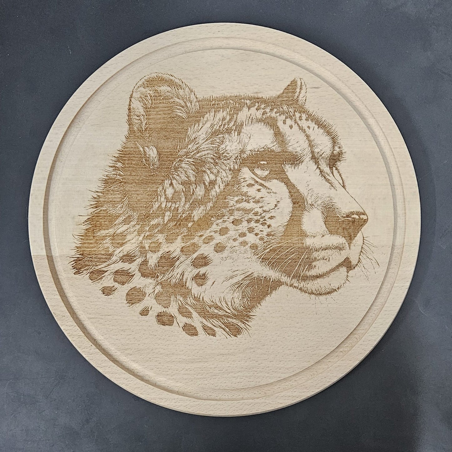 Beech Chopping Board - engraved Cheetah