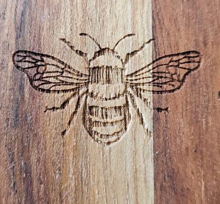 Acacia Wood Paddle Chopping Board - Engraved Bee