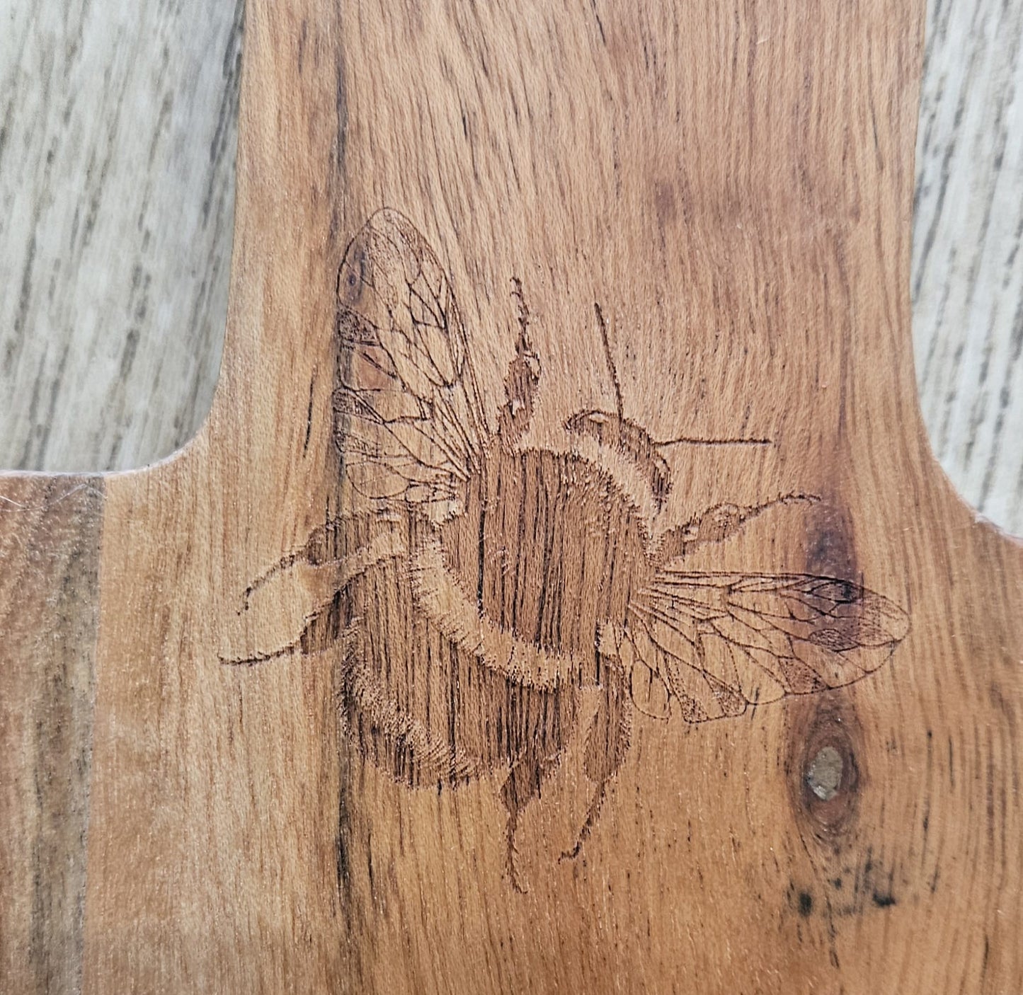 Large Acacia Wood Paddle Chopping Board - Engraved Bee