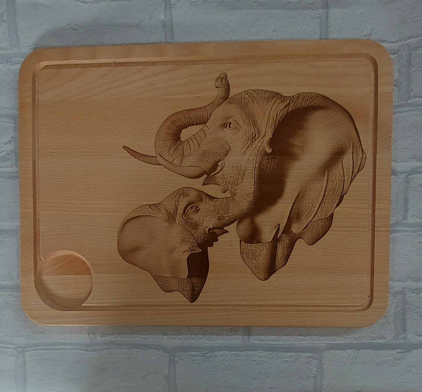 Large Beech Wood Chopping Board - Engraved 3D image of Elephants