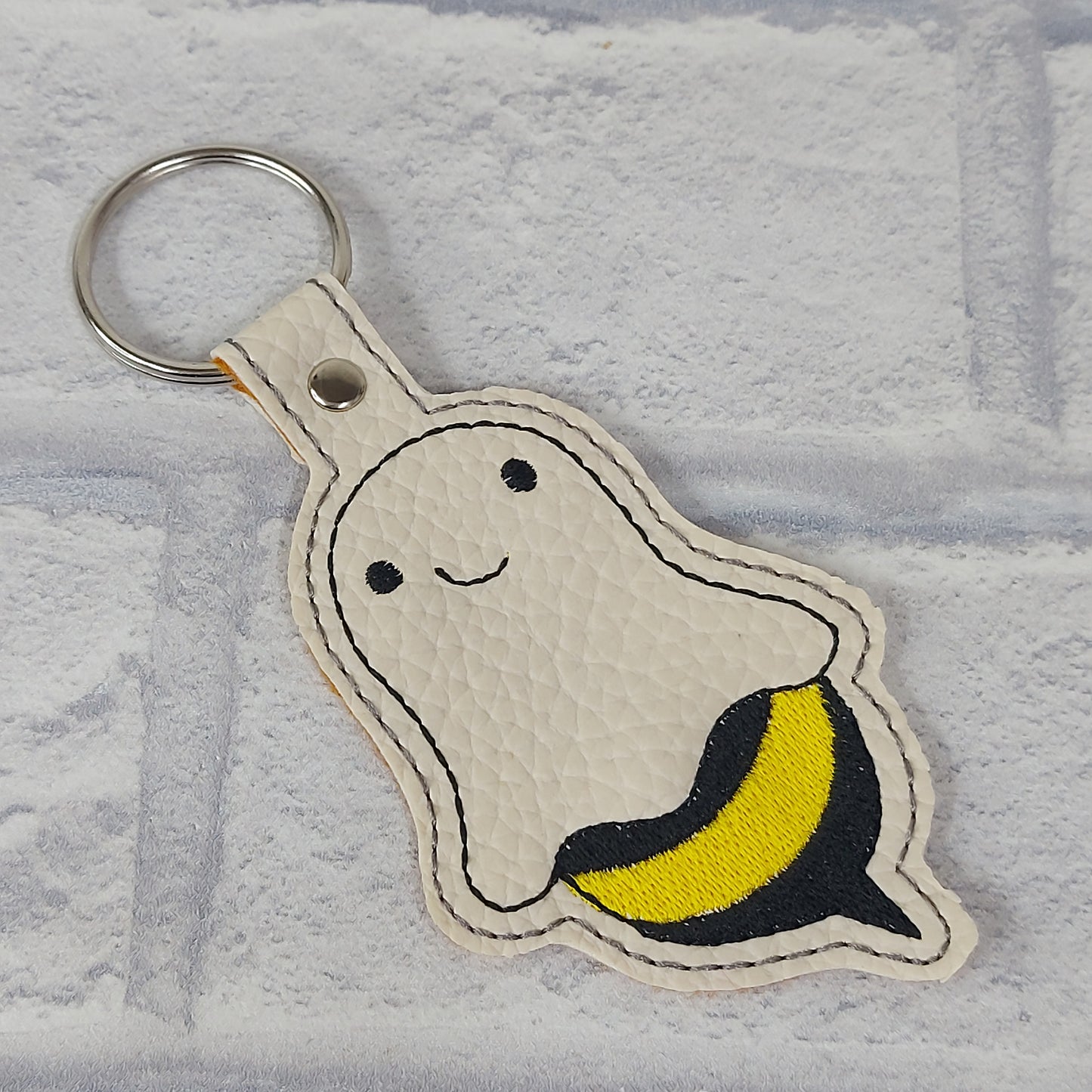 Handmade Vinyl Keyring - Boo Bee