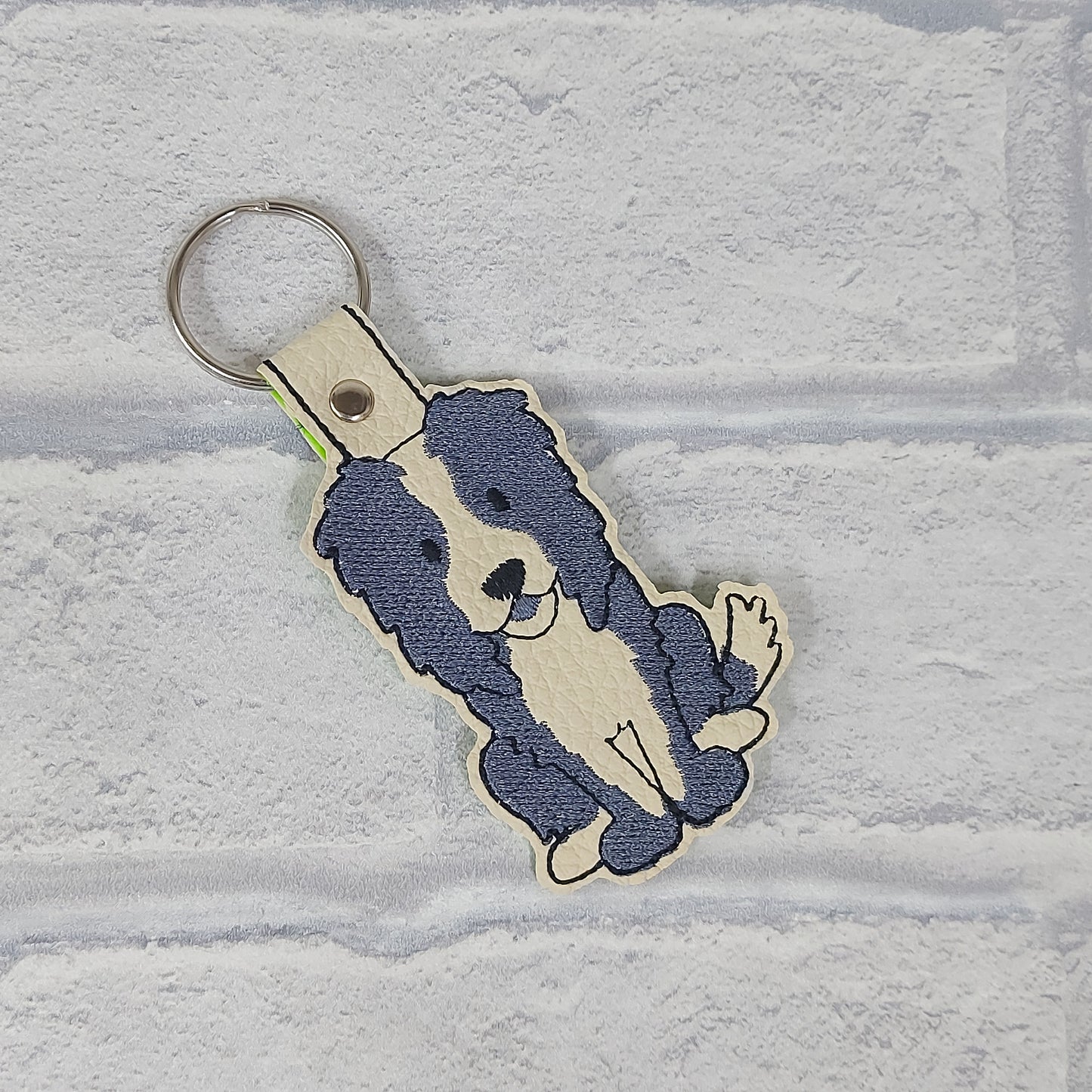 Handmade Vinyl Keyring - Dog -  Border Collie