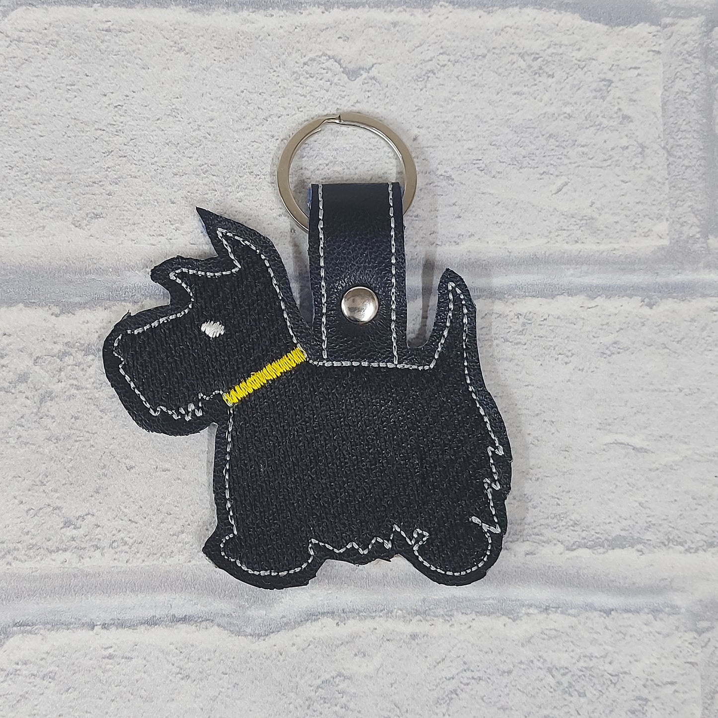 Handmade Vinyl Keyring - Dog -  Large Scottie Dog