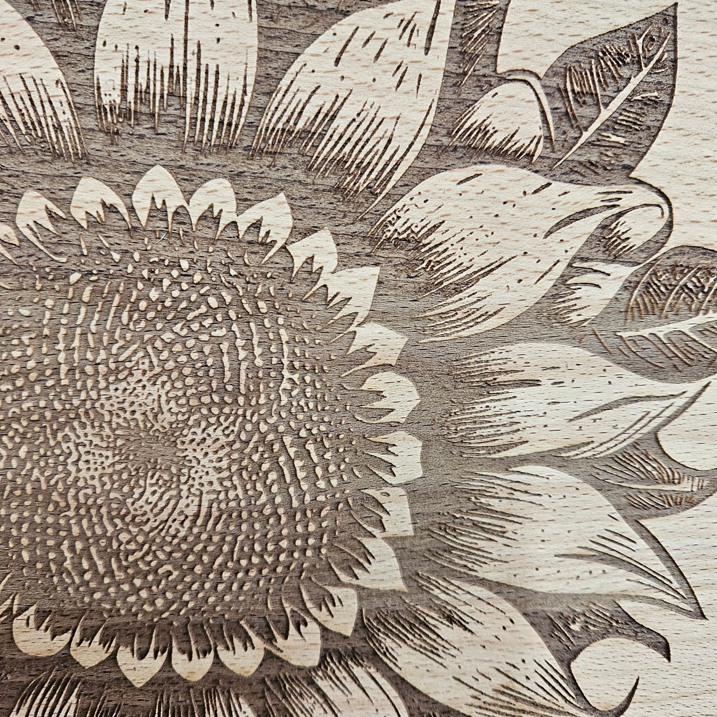 Beech Chopping Board - engraved Sunflower