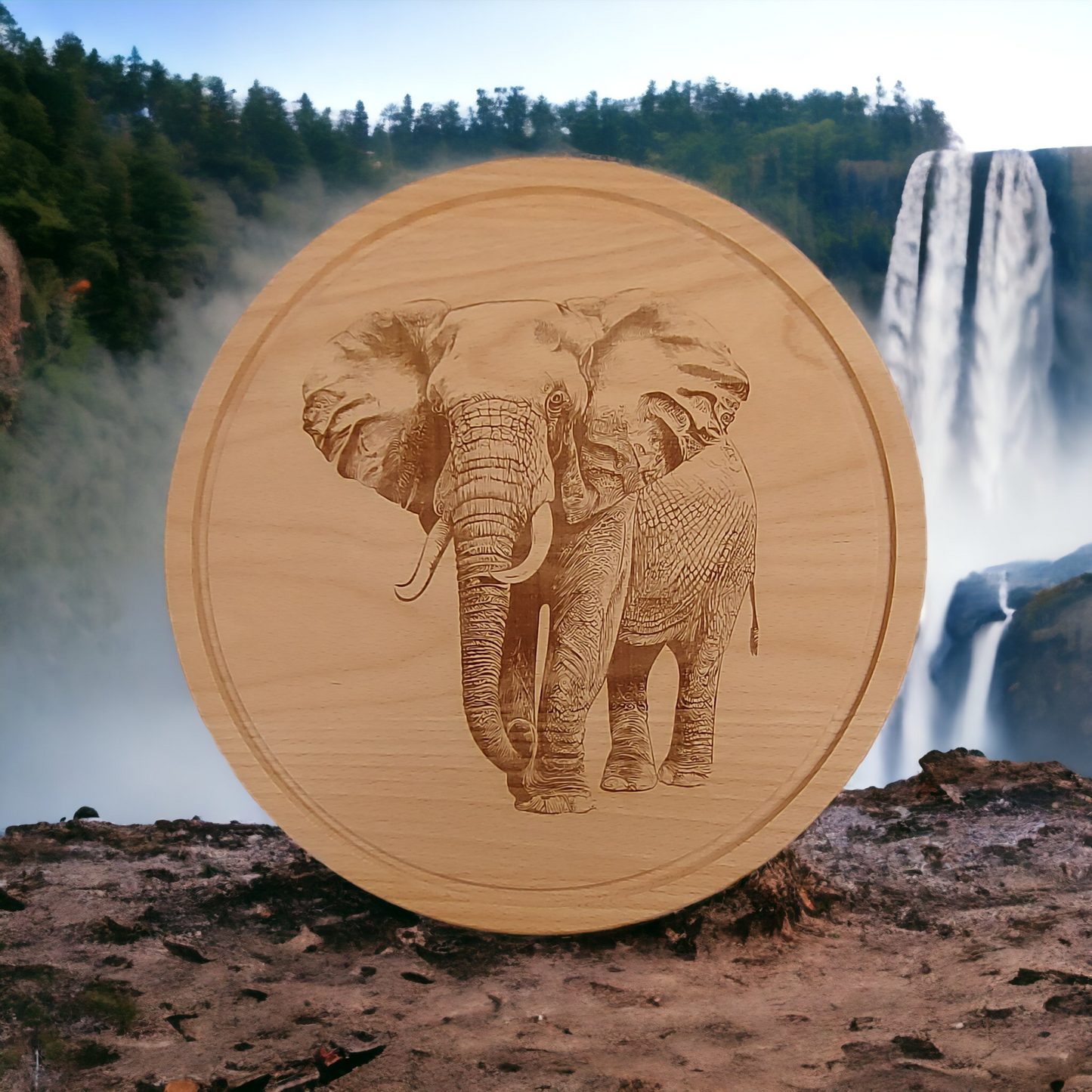 Beech Chopping Board small round - engraved Elephant