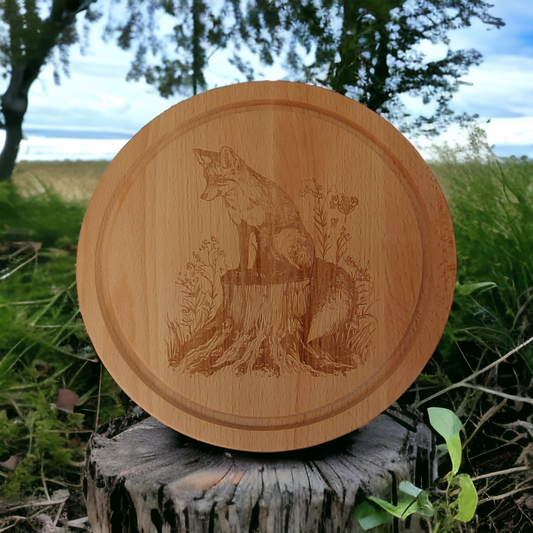 Small Round Beech Chopping Board - engraved Fox on Stump