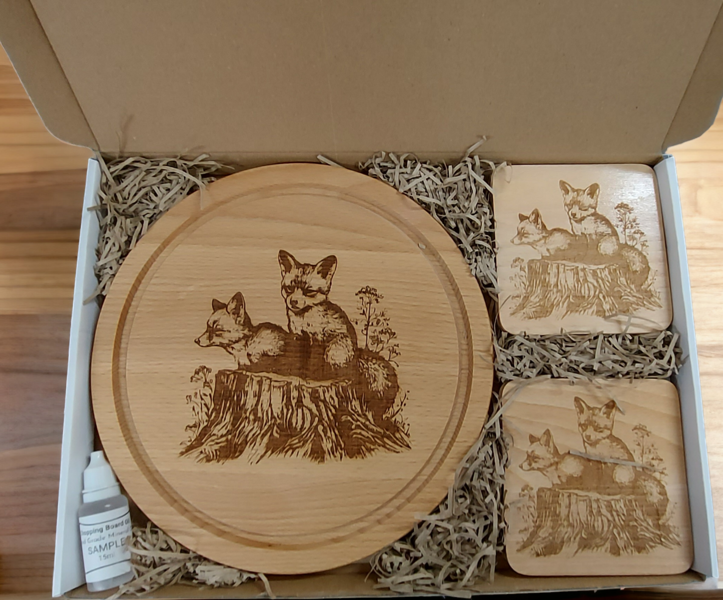 Beech Chopping Board & 4 Coasters Set  - engraved Fox Cubs