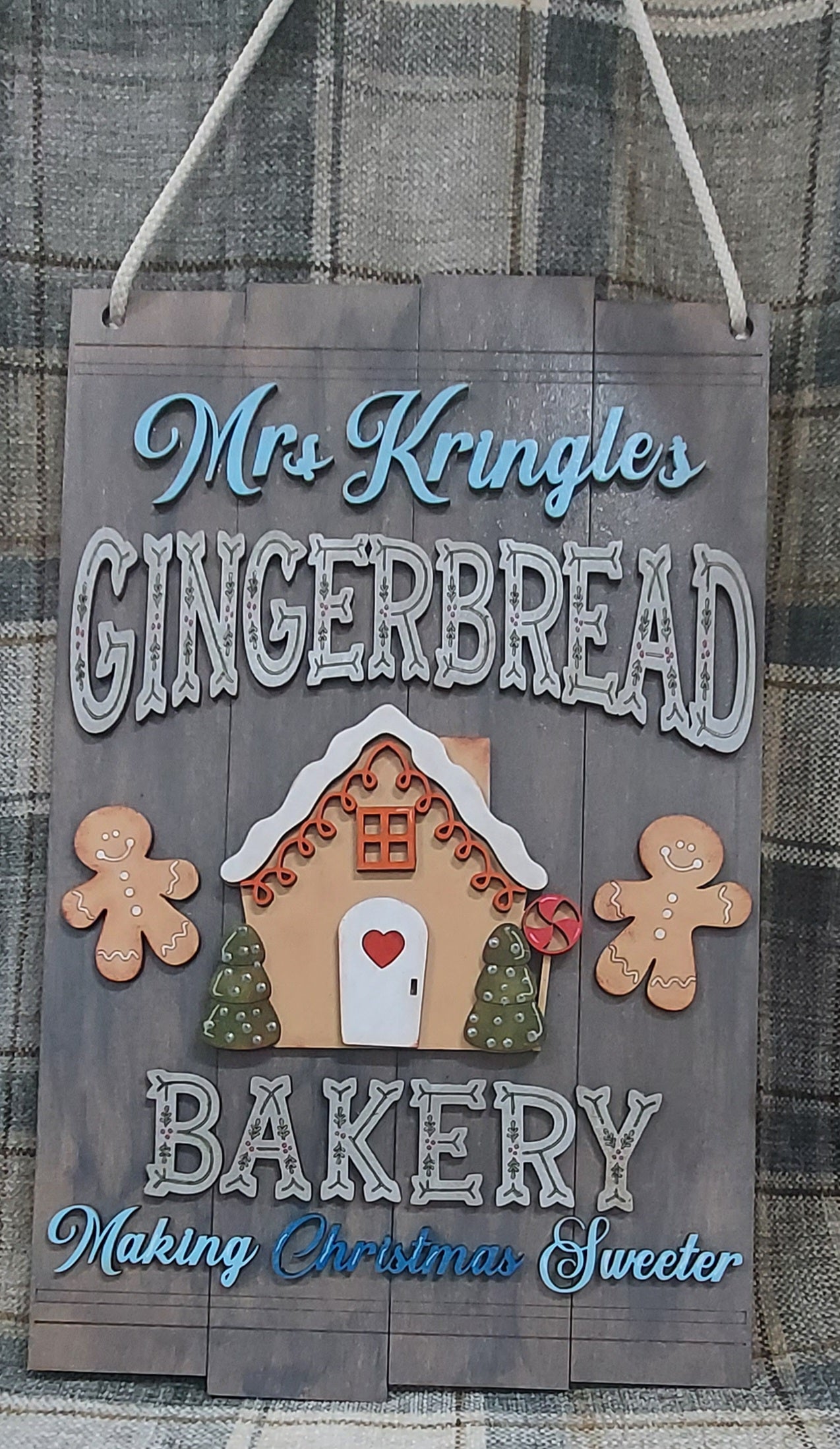 PAINTABLE HANGING CHRISTMAS GINGERBREAD SIGN