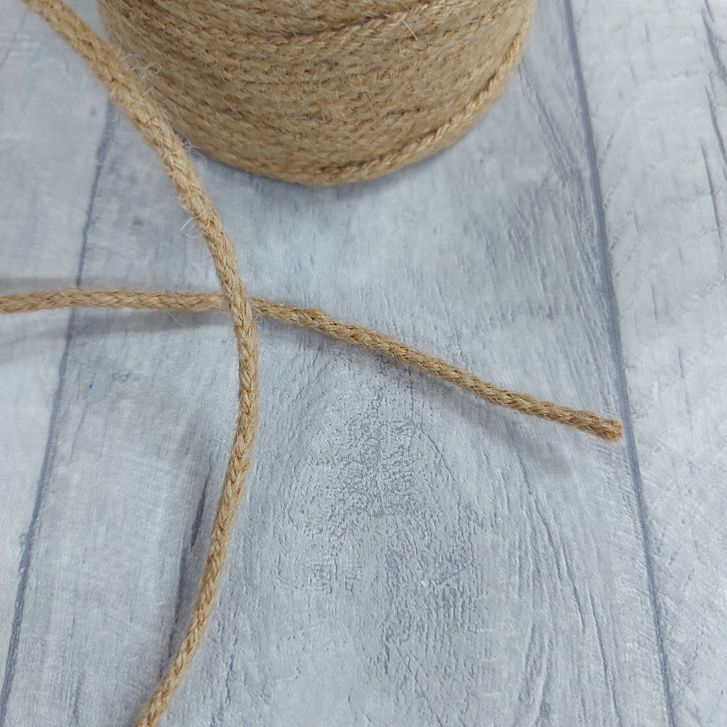 3.5mm Thick Jute Twine String, Braided Jute per mtr