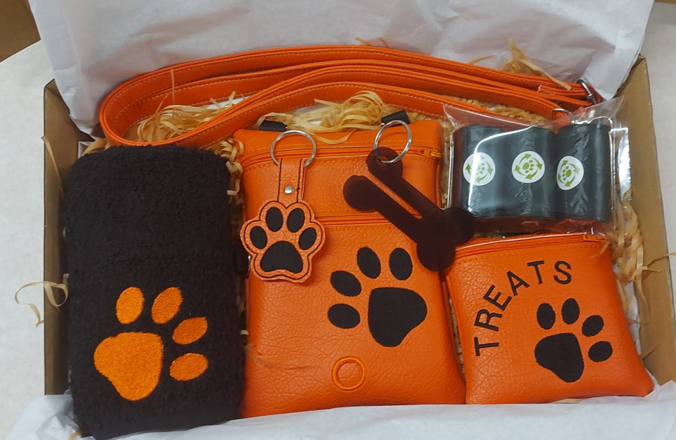 ULTIMATE DOG WALKERS GIFT SET ORANGE/BLACK - Walking Bag/Treat Bag/Keyring/Towel/Waste bag holder/ Poo Bags