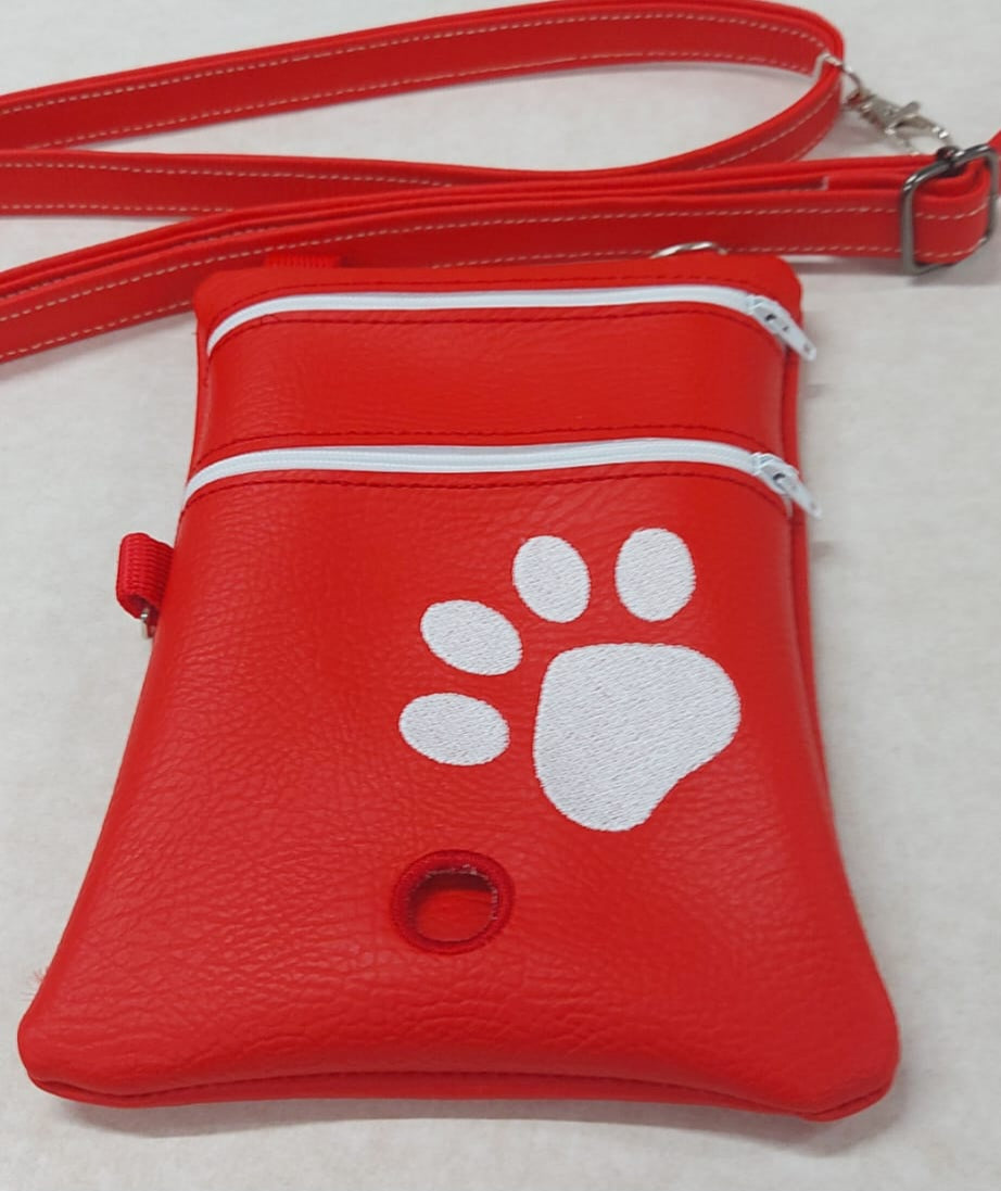 ULTIMATE DOG WALKERS GIFT SET RED/WHITE - Walking Bag/Treat Bag/Keyring/Towel/Waste bag holder/ Poo Bags